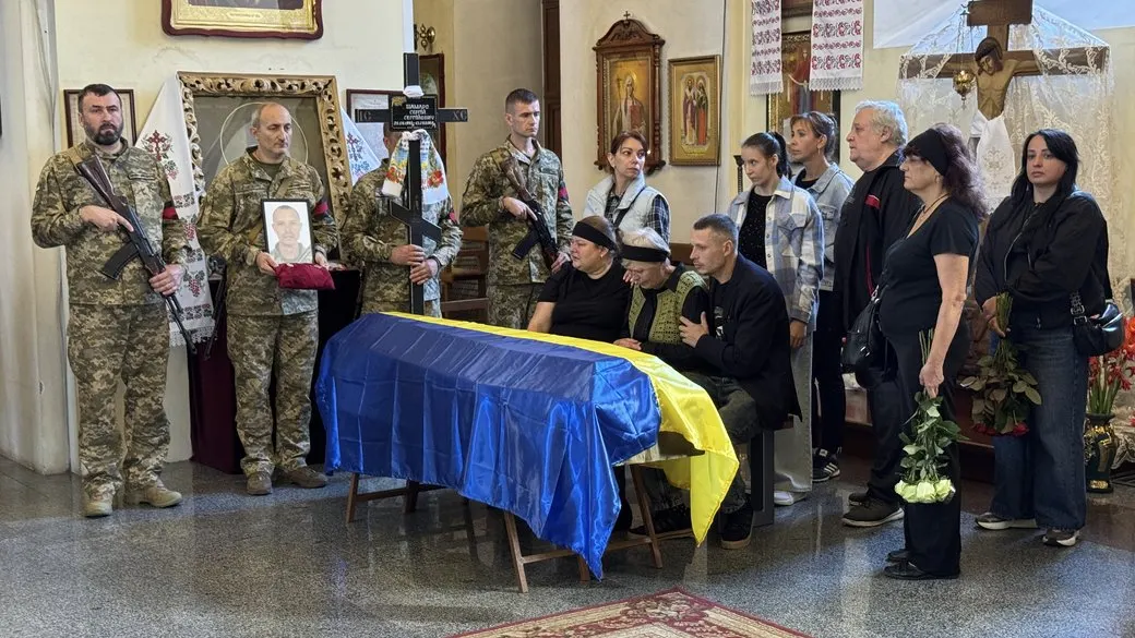 У Полтаві попрощалися з трьома захисниками: Денисом Канайкіним, Костянтином Сахацьким і Сергієм Шамаро