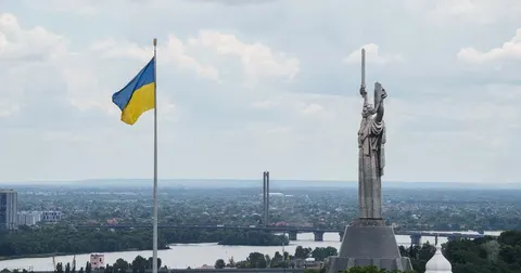 День прапора: як синьо-жовтий стяг став символом України