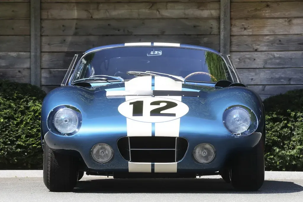 Shelby Cobra Daytona 1964 року продали за рекордні $42,9 млн