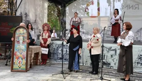 Музей Гуцульщини і Покуття в Коломиї отримав портрет засновника до 100-річчя
