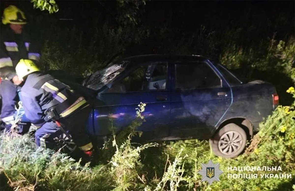 У Новосанжарській громаді ВАЗ із нетверезим водієм перекинувся в кювет