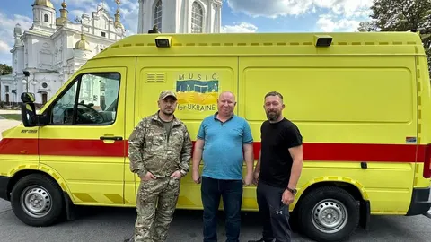 Баяніст із Нідерландів передав полтавським військовим швидку за 9 тисяч євро