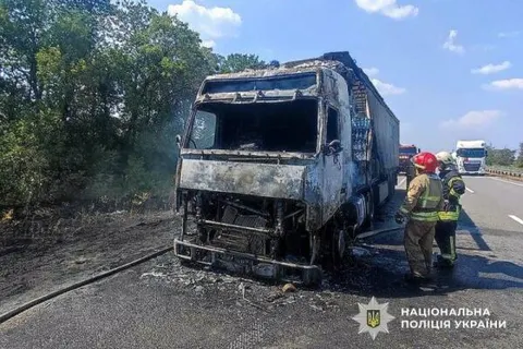 На Лубенщині під час руху загорілася вантажівка: подробиці
