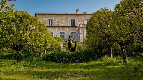 У музеї Ренуара вкрали чотири картини, одну злодії загубили