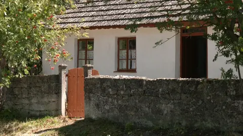 У Маліївцях ветеран створив етномузей у 150-річній хаті з коптильнею