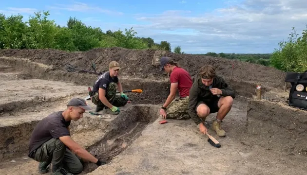 Під Полтавою знайшли скарб монет та невідоме поселення: що розкопали археологи