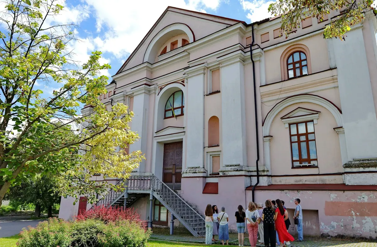 Вінничан запрошують на екскурсію Мурами: історія монастирів