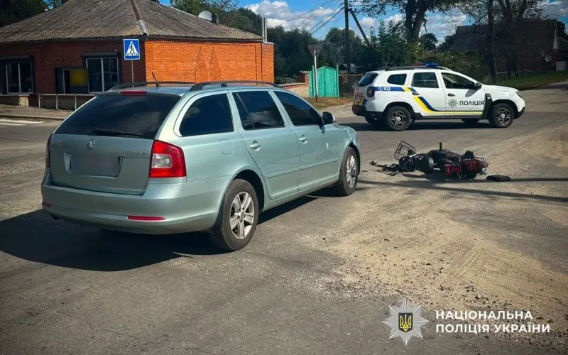 У Зінькові ДТП: 72-річний водій електроскутера у лікарні