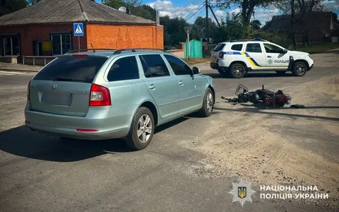 У Зінькові ДТП: 72-річний водій електроскутера у лікарні