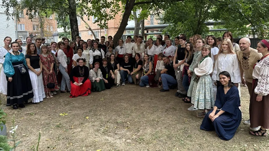 У Полтаві благодійним вечором традиційних танців збирали гроші на дрони для «Хартії»