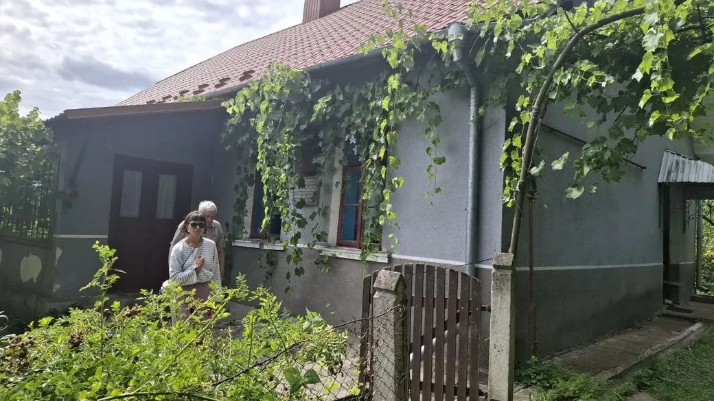 У Денисові відкрили двері до хати Іванни Блажкевич: що всередині