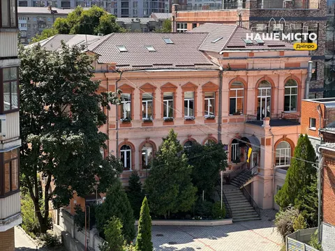 Історія будинку на Старокозацькій: гімназія, школа та знову освіта