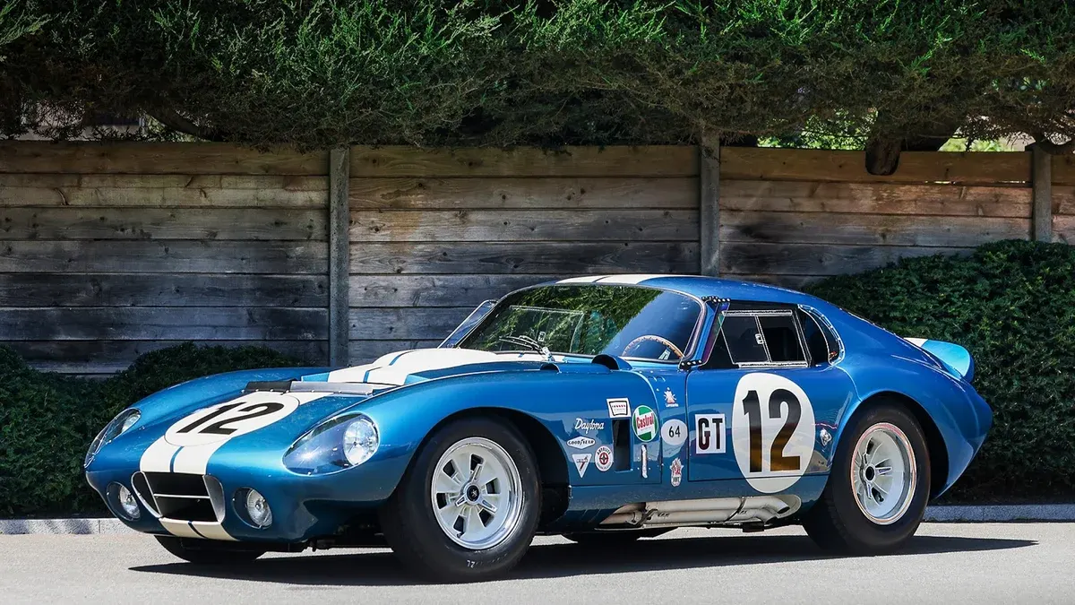 Рекорд: Shelby Cobra Daytona 1964 року продали за $42,9 мільйона