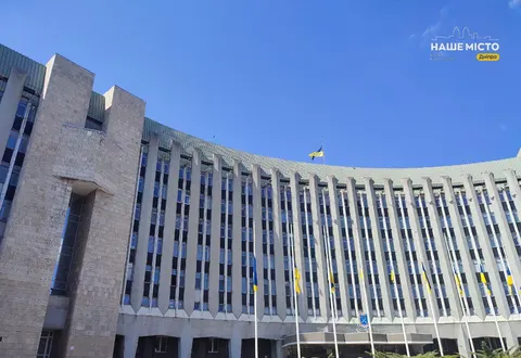 Дніпро: 500 років історії, статус молодіжної столиці та 9 млн грн для військових