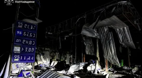Удар по Полтавщині: пошкоджені АЗС, завод та будинок