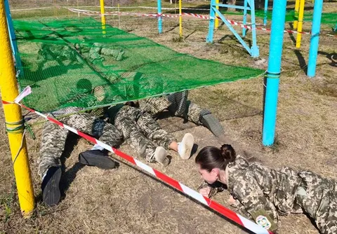 На Полтавщині відновили «Петлюрівський вишкіл»: понад 200 школярів змагалися за 