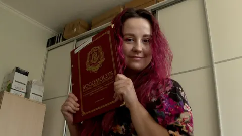 Лікарка з Криму підтвердила диплом в Україні після п'яти років боротьби